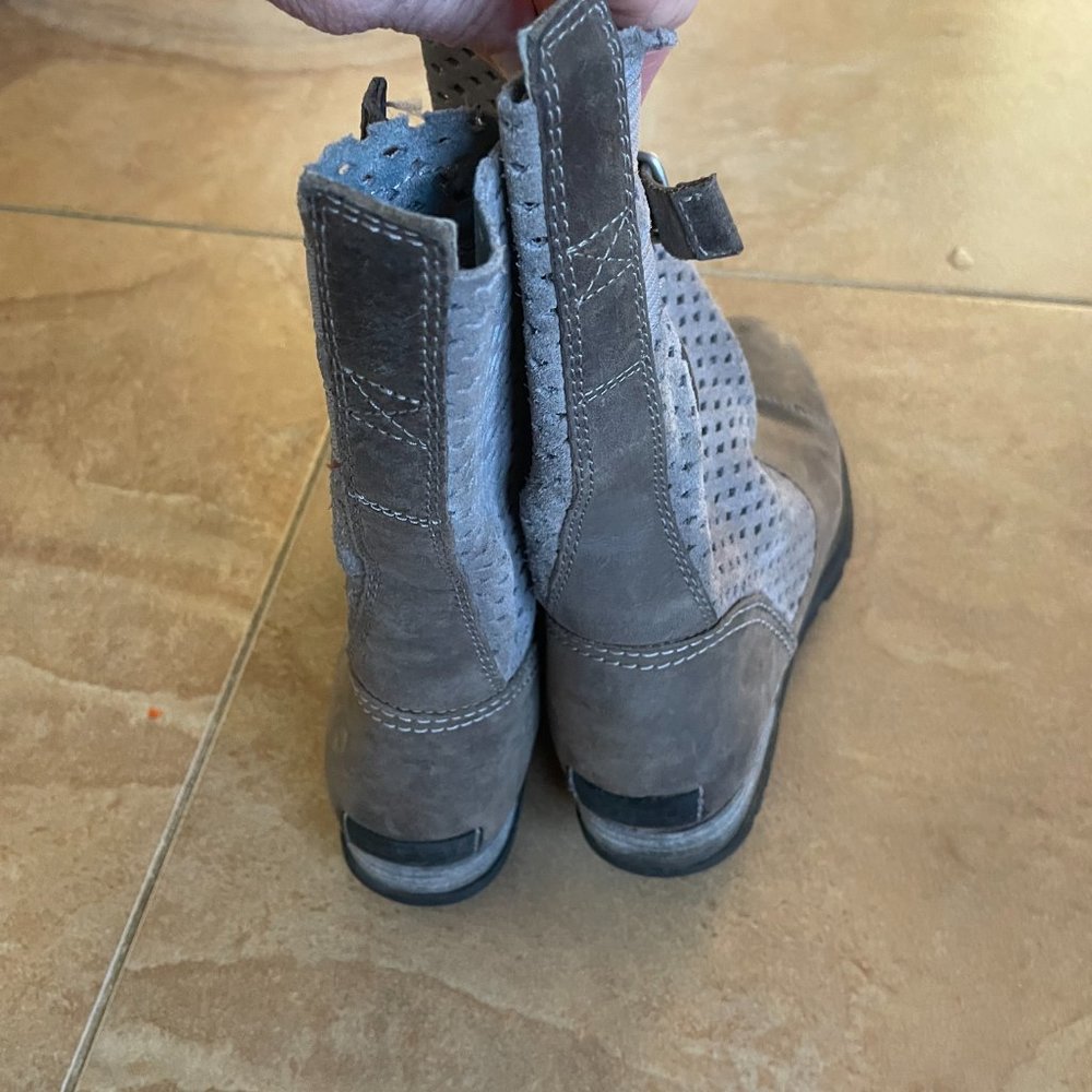 Sorel Major Pull-On Perforated Boots - Picture 4 of 6